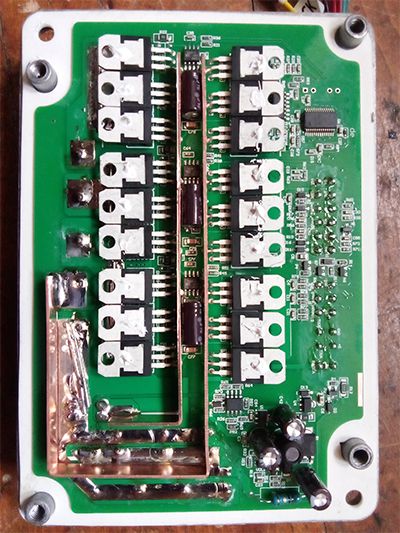INTERIOR DE UNA CONTROLADORA 1
